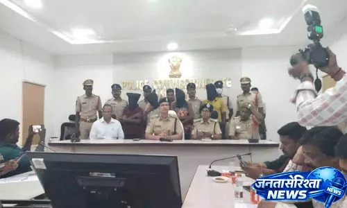 Warangal Commissionerate की सीमा में 2 करोड़ रुपये मूल्य का हैश ऑयल जब्त Warangal Commissionerate की सीमा में 2 करोड़ रुपये मूल्य का हैश ऑयल जब्त