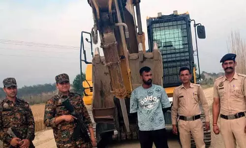 Nurpur police ने ब्यास बेल्ट में अवैध खनन पर कड़ा अभियान चलाया Nurpur police ने ब्यास बेल्ट में अवैध खनन पर कड़ा अभियान चलाया