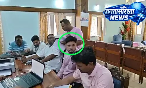 लोकायुक्त की बड़ी कार्रवाई, PHE विभाग का बाबू रिश्वत लेते गिरफ्तार लोकायुक्त की बड़ी कार्रवाई, PHE विभाग का बाबू रिश्वत लेते गिरफ्तार