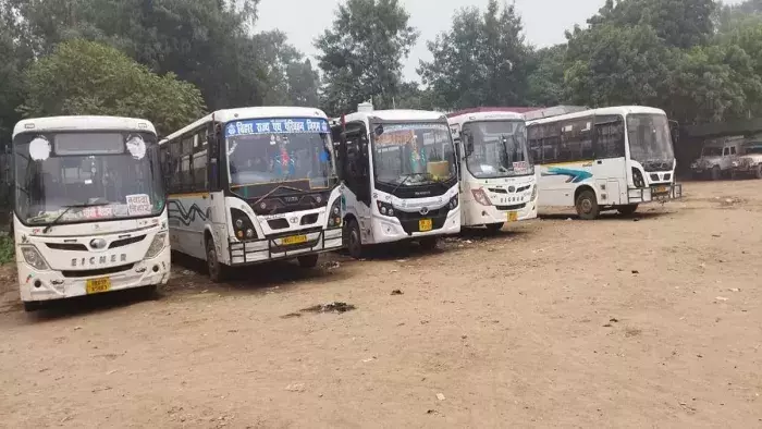 Hisar: मुफ्त यात्रा नियमों को लेकर परिवहन विभाग सख्त Hisar: मुफ्त यात्रा नियमों को लेकर परिवहन विभाग सख्त