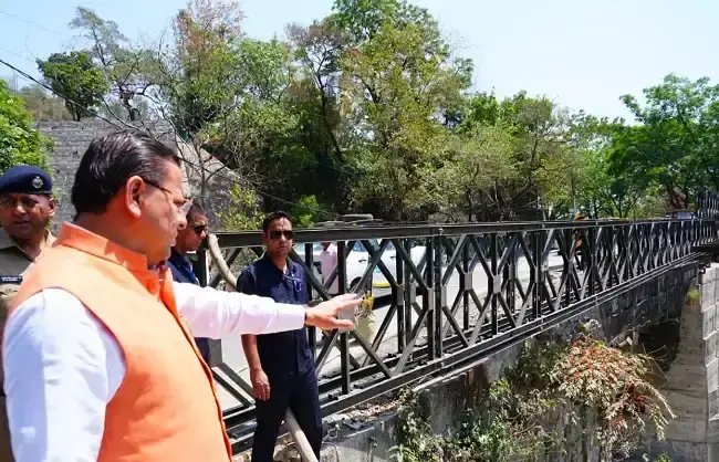 Dehradun: मुख्यमंत्री धामी ने पुल निर्माण कार्य की समीक्षा की Dehradun: मुख्यमंत्री धामी ने पुल निर्माण कार्य की समीक्षा की