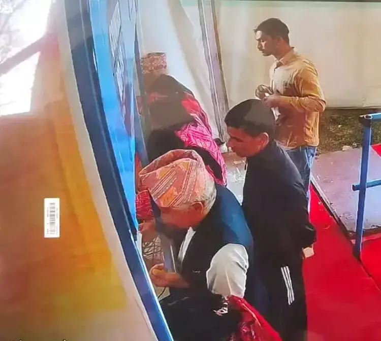 Haridwar: ऋषिकुल सेंटर में विदेशी महिला के मोबाइल पर हाथ साफ Haridwar: ऋषिकुल सेंटर में विदेशी महिला के मोबाइल पर हाथ साफ