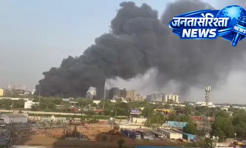 FIRE: सेक्टर-74 की पैकेजिंग कंपनी में भीषण आग FIRE: सेक्टर-74 की पैकेजिंग कंपनी में भीषण आग