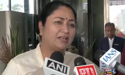 पश्चिम बंगाल में महिलाएं बिल्कुल भी सुरक्षित नहीं हैं: दिल्ली की CM रेखा गुप्ता ने ममता बनर्जी पर निशाना साधा पश्चिम बंगाल में महिलाएं बिल्कुल भी सुरक्षित नहीं हैं: दिल्ली की CM रेखा गुप्ता ने ममता बनर्जी पर निशाना साधा