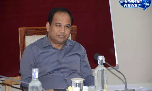 रायपुर में कलेक्टर डॉ. गौरव सिंह की समय सीमा बैठक रायपुर में कलेक्टर डॉ. गौरव सिंह की समय सीमा बैठक