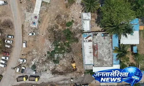 HYDRAA ने जगद्गिरिगुट्टा में मंदिर के तालाब से अतिक्रमण हटाया HYDRAA ने जगद्गिरिगुट्टा में मंदिर के तालाब से अतिक्रमण हटाया