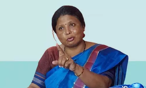 Sushma Andhare ने फडणवीस को चुनौती दी: क्या वह महिला कल्याण के लिए इस्तीफा देंगे?