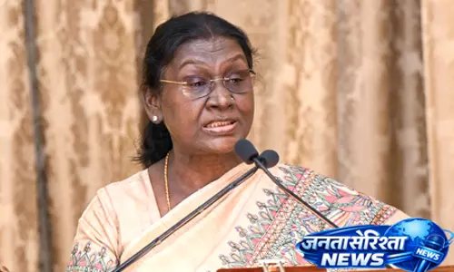 केरल पटाखा फैक्ट्री हादसे पर राष्ट्रपति और उपराष्ट्रपति ने जताया दुख, मृतकों की संख्या 12 पहुंची केरल पटाखा फैक्ट्री हादसे पर राष्ट्रपति और उपराष्ट्रपति ने जताया दुख, मृतकों की संख्या 12 पहुंची