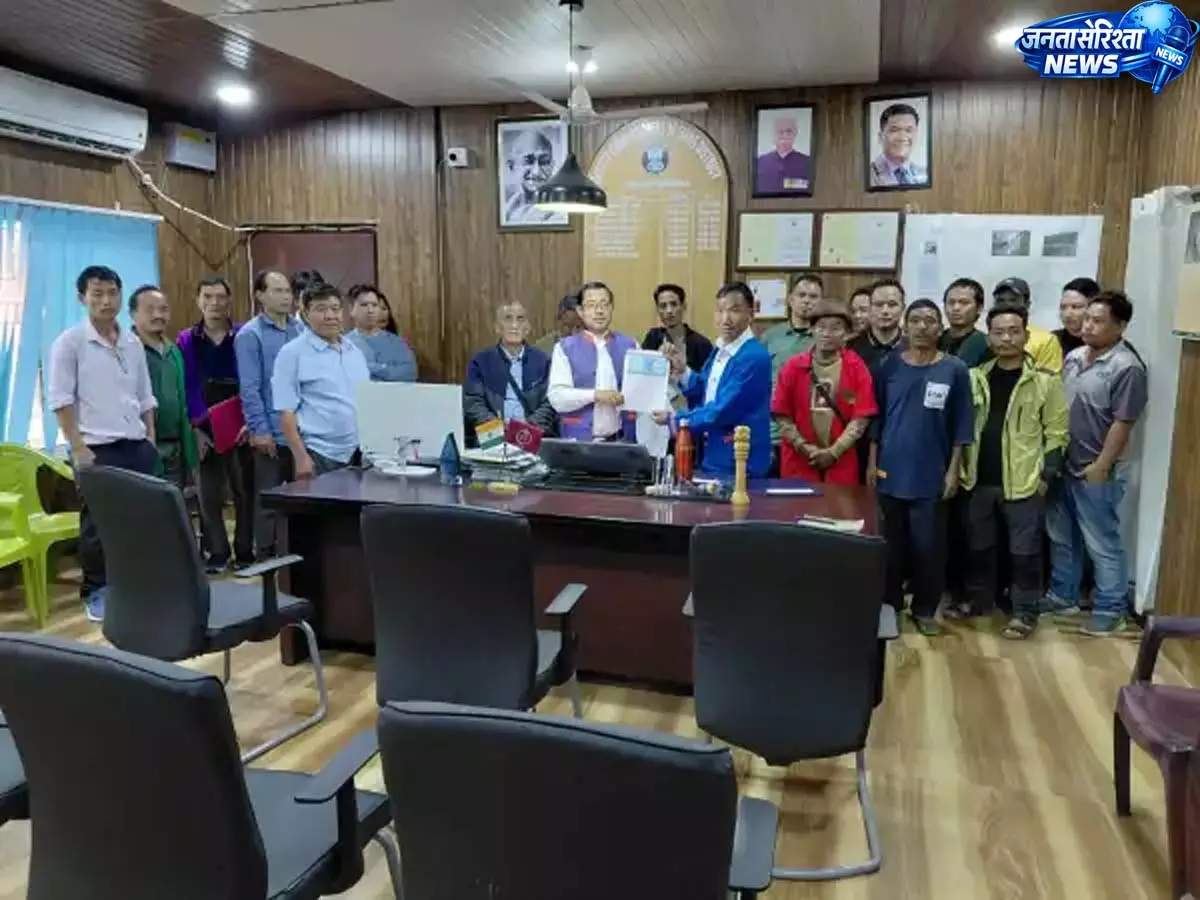 Arunachal: रियू गांव के 17 और परिवारों ने सियांग अपर मल्टीपर्पज प्रोजेक्ट के लिए MoU पर साइन किए Arunachal: रियू गांव के 17 और परिवारों ने सियांग अपर मल्टीपर्पज प्रोजेक्ट के लिए MoU पर साइन किए