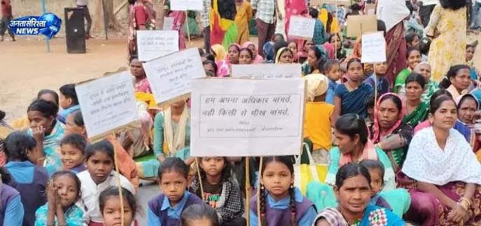 पुलिया निर्माण की मांग को लेकर नेशनल हाइवे 130 में चक्काजाम, प्रशासन के हाथ-पांव फुले पुलिया निर्माण की मांग को लेकर नेशनल हाइवे 130 में चक्काजाम, प्रशासन के हाथ-पांव फुले