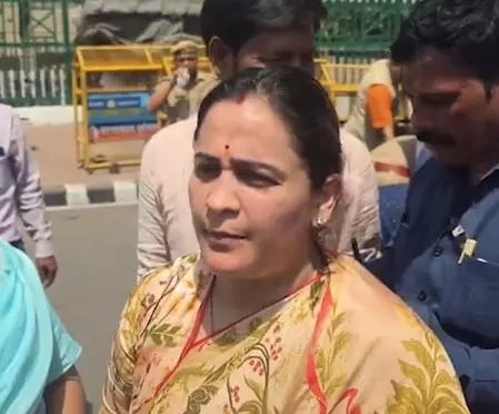 भाजपा नेताओं ने लखनऊ की सड़कों पर निकाली जनआक्रोश महिला पदयात्रा, कहा- राहुल-अखिलेश ने छीना महिलाओं का हक भाजपा नेताओं ने लखनऊ की सड़कों पर निकाली जनआक्रोश महिला पदयात्रा, कहा- राहुल-अखिलेश ने छीना महिलाओं का हक