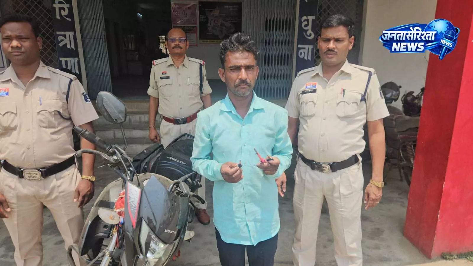 उठाईगिरी-लूट गैंग का भंडाफोड़, छत्तीसगढ़ और उड़ीसा में फैला था नेटवर्क उठाईगिरी-लूट गैंग का भंडाफोड़, छत्तीसगढ़ और उड़ीसा में फैला था नेटवर्क