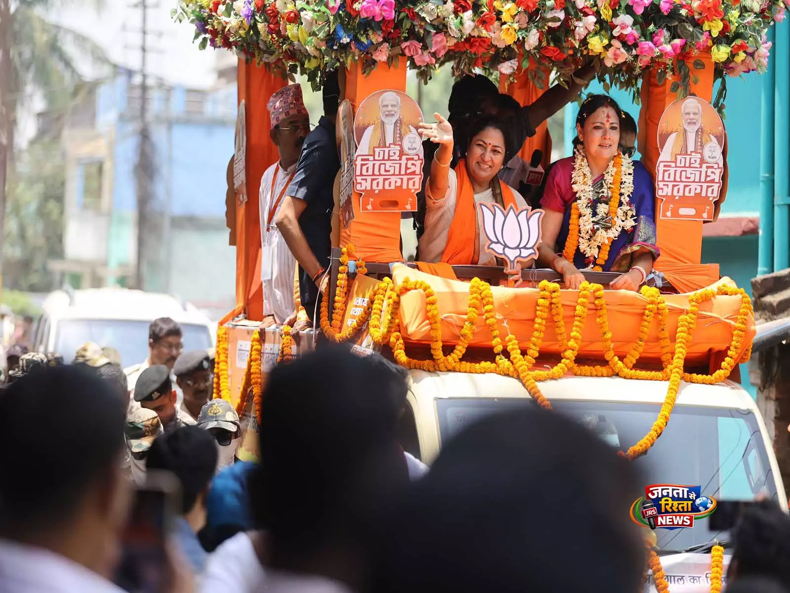 ममता दीदी चली गईं, TMC का जाना तय: दिल्ली की CM रेखा गुप्ता ने बंगाल में रोड शो किया ममता दीदी चली गईं, TMC का जाना तय: दिल्ली की CM रेखा गुप्ता ने बंगाल में रोड शो किया