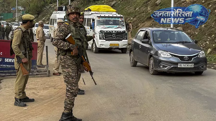 Pahalgam हमले के एक साल बाद कश्मीर: यादों और वापसी की कोशिशों के बीच संघर्ष Pahalgam हमले के एक साल बाद कश्मीर: यादों और वापसी की कोशिशों के बीच संघर्ष