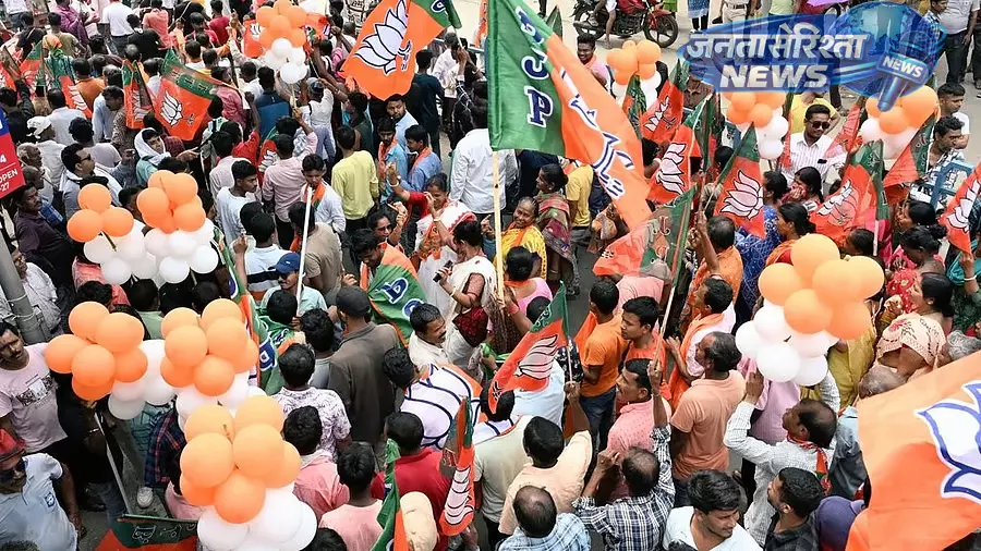 नॉर्थ बंगाल में चुनावी जंग तेज, 54 सीटों पर BJP-TMC आमने-सामने नॉर्थ बंगाल में चुनावी जंग तेज, 54 सीटों पर BJP-TMC आमने-सामने
