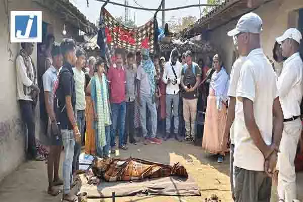 जंगली भैंसे के हमले में दो महिलाओं को मौत, इलाके में दहशत जंगली भैंसे के हमले में दो महिलाओं को मौत, इलाके में दहशत