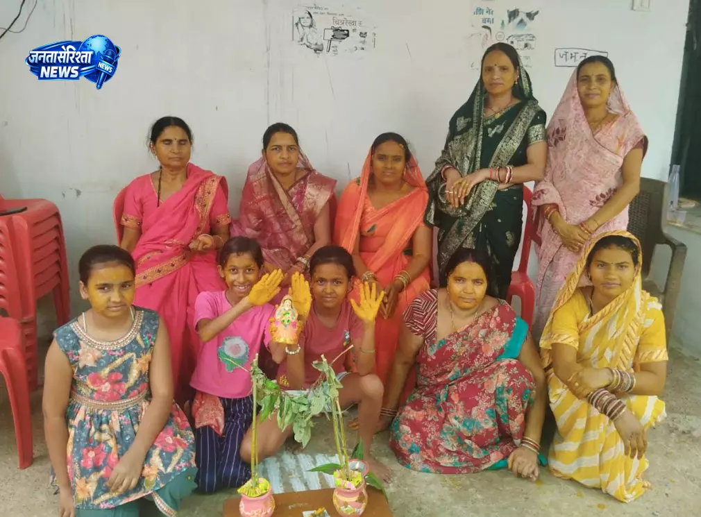 गुड्डे-गुड़ियों का विवाह हुआ, बने पति-पत्नी, अक्षय तृतीया मनाया गया गुड्डे-गुड़ियों का विवाह हुआ, बने पति-पत्नी, अक्षय तृतीया मनाया गया
