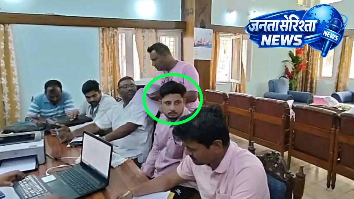 लोकायुक्त की बड़ी कार्रवाई, PHE विभाग का बाबू रिश्वत लेते गिरफ्तार लोकायुक्त की बड़ी कार्रवाई, PHE विभाग का बाबू रिश्वत लेते गिरफ्तार