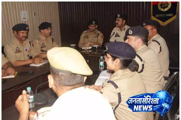 Jammu: पुलिस अधिकारियों ने अपराध रुझानों और रोकथाम के उपाय साझा किए Jammu: पुलिस अधिकारियों ने अपराध रुझानों और रोकथाम के उपाय साझा किए