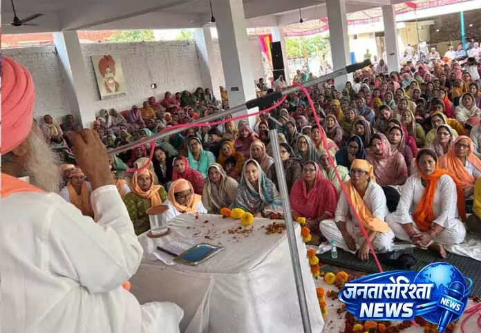 Jammu: धार्मिक और सांस्कृतिक कार्यक्रमों के साथ उत्सव का आयोजन Jammu: धार्मिक और सांस्कृतिक कार्यक्रमों के साथ उत्सव का आयोजन