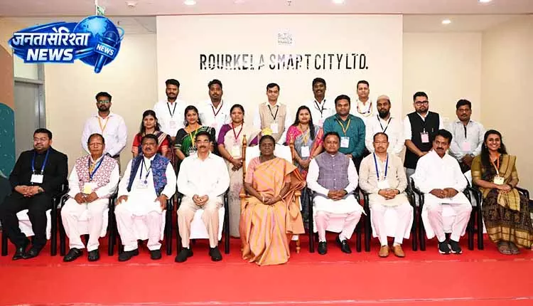 Odisha: राष्ट्रपति ने परियोजनाओं के महत्व और भविष्य के योगदान पर जोर दिया Odisha: राष्ट्रपति ने परियोजनाओं के महत्व और भविष्य के योगदान पर जोर दिया