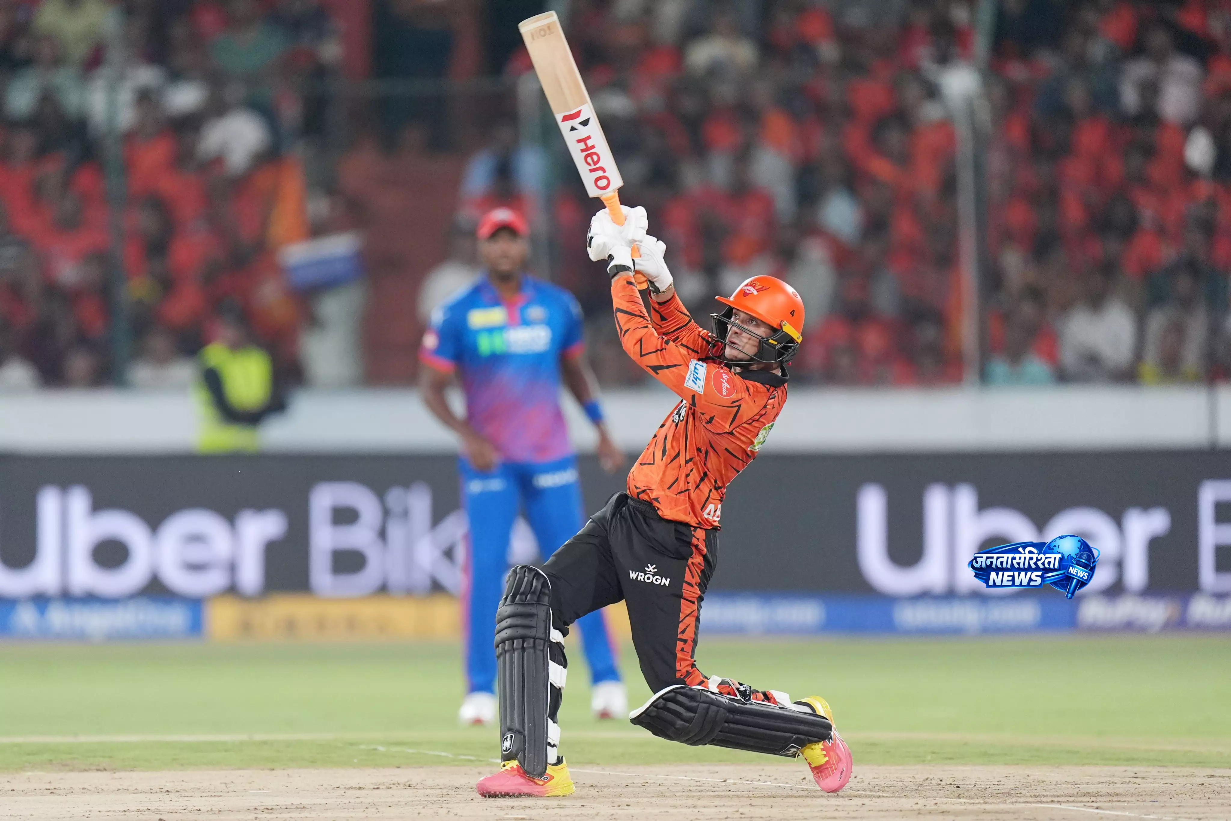 Sunrisers Hyderabad ने पावरप्ले में मचाया धमाल, 90/0 तक पहुंचा स्कोर Sunrisers Hyderabad ने पावरप्ले में मचाया धमाल, 90/0 तक पहुंचा स्कोर