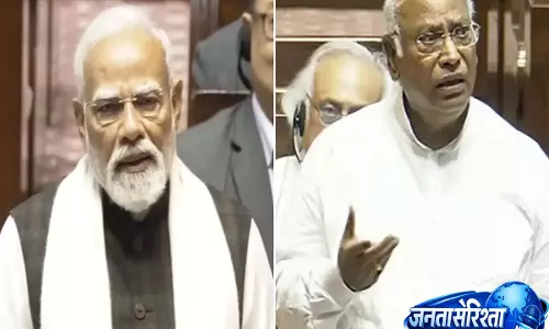 Kharge ने चुनाव प्रचार में PM मोदी को आतंकवादी कहा, बाद में दी सफाई, BJP ने माफी की मांग, EC से संपर्क Kharge ने चुनाव प्रचार में PM मोदी को आतंकवादी कहा, बाद में दी सफाई, BJP ने माफी की मांग, EC से संपर्क