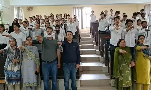 Jammu: नशा मुक्त समाज के लिए युवाओं ने लिया संकल्प Jammu: नशा मुक्त समाज के लिए युवाओं ने लिया संकल्प