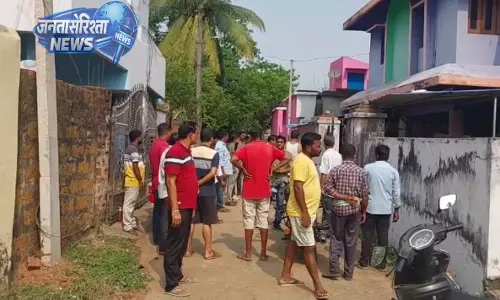 Odisha : जनगणना टीम पर हमला, दो महिलाओं समेत चार कर्मचारी घायल; आरोपी हिरासत में Odisha : जनगणना टीम पर हमला, दो महिलाओं समेत चार कर्मचारी घायल; आरोपी हिरासत में