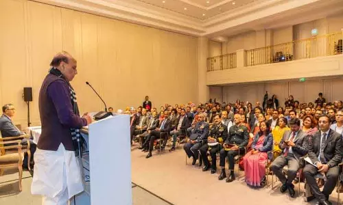 रक्षा मंत्री राजनाथ सिंह ने Berlin में भारतीय समुदाय से बातचीत की रक्षा मंत्री राजनाथ सिंह ने Berlin में भारतीय समुदाय से बातचीत की