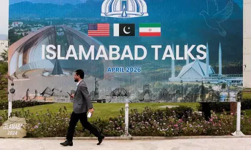 US-ईरान डेडलाइन के नजदीक, पाकिस्तान की मध्यस्थता से बनी शांति टूटने के कगार पर US-ईरान डेडलाइन के नजदीक, पाकिस्तान की मध्यस्थता से बनी शांति टूटने के कगार पर
