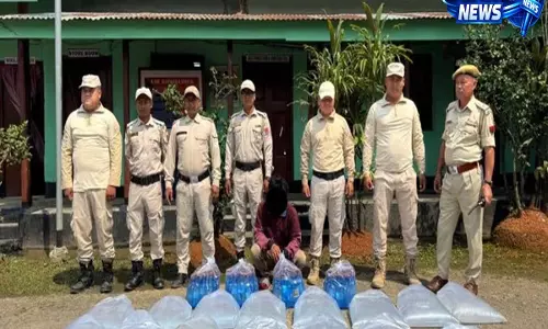 Manipur police ने अवैध शराब जब्त की, अफीम की खेती रोकने के लिए हिंची अभियान की शुरुआत Manipur police ने अवैध शराब जब्त की, अफीम की खेती रोकने के लिए हिंची अभियान की शुरुआत