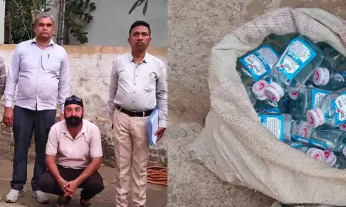 शराब अधिक रेट में बेचने वाला सेल्समैन ब्लैकलिस्ट, आबकारी विभाग की कार्रवाई शराब अधिक रेट में बेचने वाला सेल्समैन ब्लैकलिस्ट, आबकारी विभाग की कार्रवाई