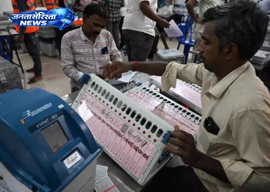 Chennai पोलिंग बूथ में मोबाइल फोन ले जाने की इजाज़त नहीं