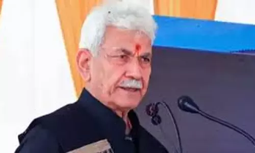 Jammu: उपराज्यपाल ने पहलगाम हमले के शहीदों को किया नमन Jammu: उपराज्यपाल ने पहलगाम हमले के शहीदों को किया नमन