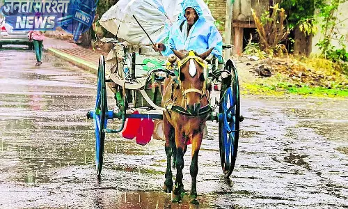 Karnataka rains : कल्याण के कई हिस्सों में बारिश हुई
