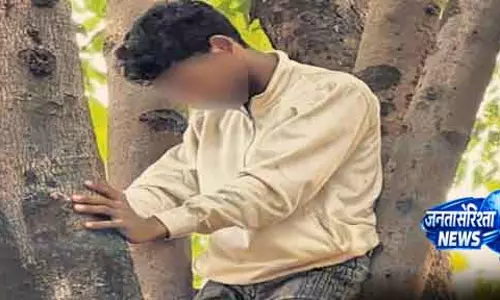 Odisha में नाबालिग प्रेमी से मिलने के लिए पेड़ पर चढ़ी, रेस्क्यू कर बचाई गई