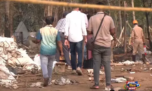 Kerala सरकार ने मृतकों के परिजनों के लिए 14 लाख रुपये के मुआवजे की घोषणा की, न्यायिक जांच के आदेश दिए Kerala सरकार ने मृतकों के परिजनों के लिए 14 लाख रुपये के मुआवजे की घोषणा की, न्यायिक जांच के आदेश दिए