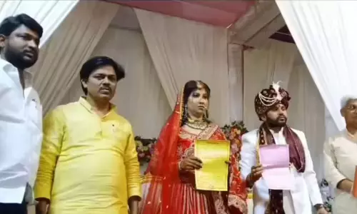 पुलिसकर्मी के साथ उनकी शादी वाले दिन ही खेला हो गया, अजब गजब मामला सामने आया पुलिसकर्मी के साथ उनकी शादी वाले दिन ही खेला हो गया, अजब गजब मामला सामने आया