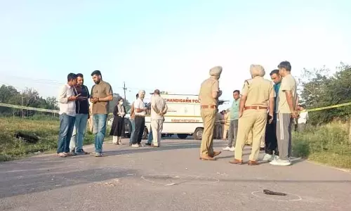 Chandigarh: चंडीगढ़ में पुलिस की बड़ी कार्रवाई, बदमाश गोलू गोहाना गिरफ्तार Chandigarh: चंडीगढ़ में पुलिस की बड़ी कार्रवाई, बदमाश गोलू गोहाना गिरफ्तार