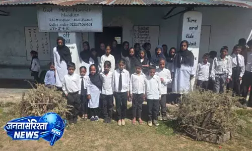 Poonch के स्कूल बुनियादी सुविधाओं के बिना संघर्ष कर रहे Poonch के स्कूल बुनियादी सुविधाओं के बिना संघर्ष कर रहे