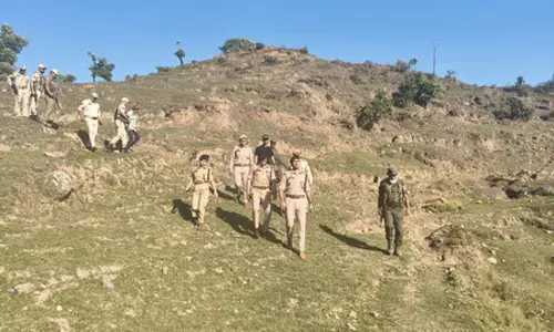 जम्मू-कश्मीर पुलिस ने रियासी में चलाया जांच अभियान जम्मू-कश्मीर पुलिस ने रियासी में चलाया जांच अभियान