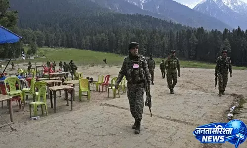 Pahalgam Attack: 3000 रुपये के लालच में दो लोगों पर हमला, 26 जानें गईं Pahalgam Attack: 3000 रुपये के लालच में दो लोगों पर हमला, 26 जानें गईं