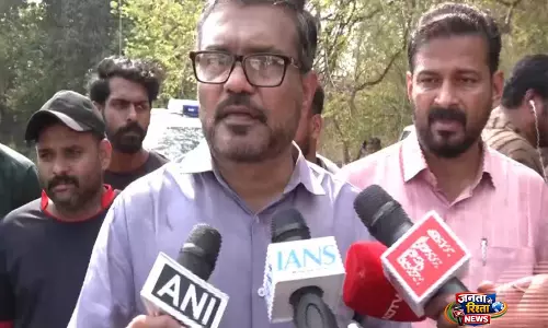 Keralam में पटाखों में धमाका: राज्य के मंत्रियों ने त्रिशूर घटनास्थल का दौरा किया, छह पीड़ितों की हालत गंभीर Keralam में पटाखों में धमाका: राज्य के मंत्रियों ने त्रिशूर घटनास्थल का दौरा किया, छह पीड़ितों की हालत गंभीर