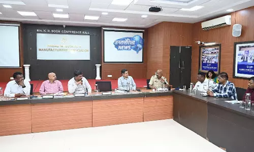 अंबड MIDC में ट्रैफिक जाम; अधिकारियों ने दो दिन में राहत का वादा किया अंबड MIDC में ट्रैफिक जाम; अधिकारियों ने दो दिन में राहत का वादा किया