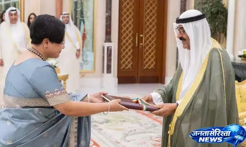 Kuwait के साथ भारत की दोस्ती और मज़बूत हुई है: भारतीय राजदूत परमिता त्रिपाठी Kuwait के साथ भारत की दोस्ती और मज़बूत हुई है: भारतीय राजदूत परमिता त्रिपाठी