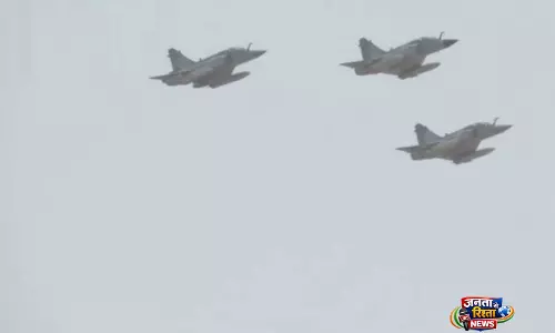 तैयारी की एक्सप्रेसवे: IAF के लड़ाकू विमानों ने पूर्वांचल एक्सप्रेसवे पर सटीक अभ्यास किया तैयारी की एक्सप्रेसवे: IAF के लड़ाकू विमानों ने पूर्वांचल एक्सप्रेसवे पर सटीक अभ्यास किया