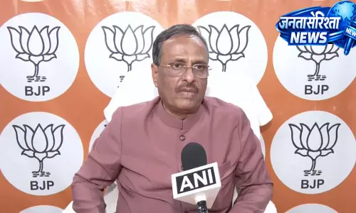 खड़गे के बयान पर सियासी तकरार, दिनेश शर्मा का पलटवार खड़गे के बयान पर सियासी तकरार, दिनेश शर्मा का पलटवार