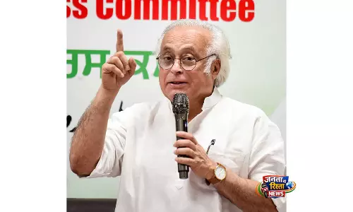 ECI, MHA के एक संलग्न निकाय के तौर पर काम कर रहा है; उसका बर्ताव संविधान पर हमला है: जयराम रमेश ECI, MHA के एक संलग्न निकाय के तौर पर काम कर रहा है; उसका बर्ताव संविधान पर हमला है: जयराम रमेश