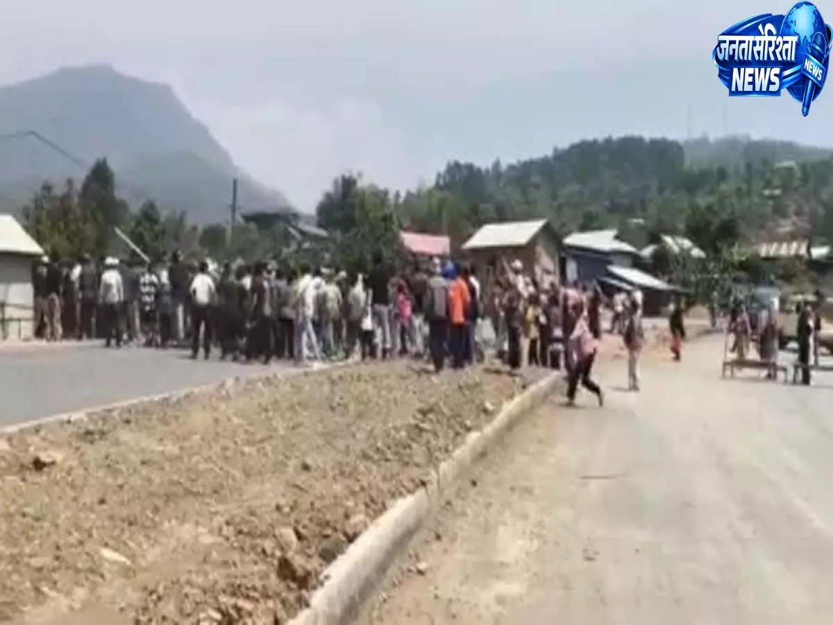 Manipur: सेनापति में बंद से तनाव, टी. खुल्लेन में झड़प Manipur: सेनापति में बंद से तनाव, टी. खुल्लेन में झड़प